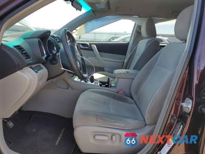 Zdjęcie 7 z 12 samochodu: 2012 TOYOTA HIGHLANDER BASE VIN:5TDBK3EH0CS125892 - miniatura