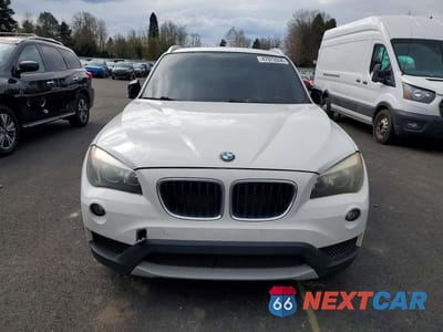 Piąte zdjęcie samochodu w środku: 2013 BMW X1 XDRIVE28I VIN:WBAVL1C50DVR82919 - miniatura