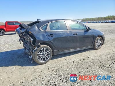 Trzecie zdjęcie samochodu z tyłu: 2022 KIA FORTE GT-LINE VIN:3KPF54AD4NE422582 - miniatura