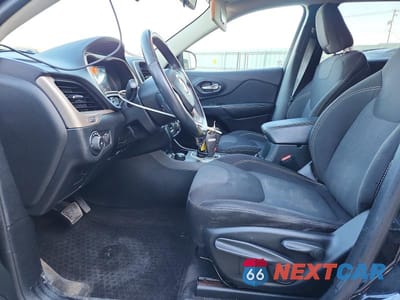 Zdjęcie 7 z 13 samochodu: 2015 JEEP CHEROKEE LATITUDE VIN:1C4PJMCS5FW578245 - miniatura