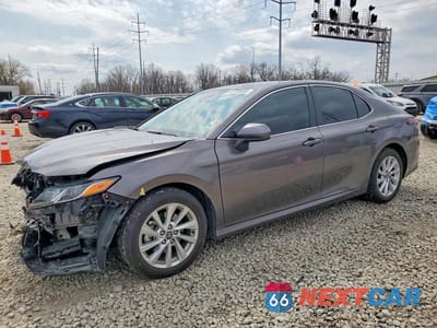 2023 TOYOTA CAMRY LE 4T1C11AK9PU768638 - główne zdjęcie licytacji z USA - miniatura