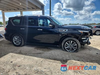 Czwarte zdjęcie samochodu z boku: 2018 INFINITI QX80 BASE VIN:JN8AZ2ND2J9840798 - miniatura