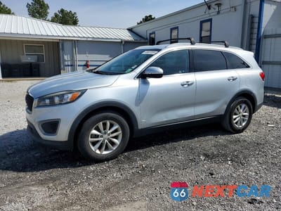 2016 KIA SORENTO LX 5XYPG4A38GG051700 - główne zdjęcie licytacji z USA - miniatura