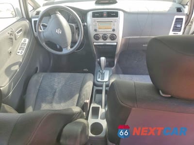 Zdjęcie 8 z 12 samochodu: 2005 SUZUKI AERIO S VIN:JS2RA61S655250981 - miniatura