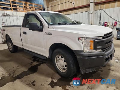 Czwarte zdjęcie samochodu z boku: 2018 FORD F150 VIN:1FTMF1E58JKC85580 - miniatura