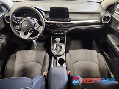 Zdjęcie 8 z 13 samochodu: 2019 KIA FORTE FE VIN:3KPF24AD9KE127112 - miniatura