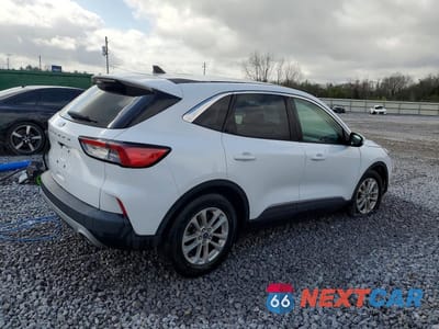 Trzecie zdjęcie samochodu z tyłu: 2021 FORD ESCAPE SE VIN:1FMCU0G69MUA97575 - miniatura