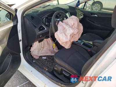 Zdjęcie 9 z 12 samochodu: 2018 CHEVROLET CRUZE LT VIN:1G1BE5SM0J7190472 - miniatura