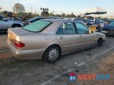Trzecie zdjęcie samochodu z tyłu: 2001 MERCEDES-BENZ E 320 VIN:WDBJF65J81B343974 - miniatura