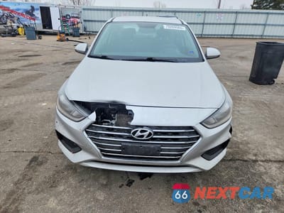 Piąte zdjęcie samochodu w środku: 2019 HYUNDAI ACCENT SE VIN:3KPC24A37KE060035 - miniatura