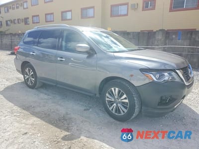 Czwarte zdjęcie samochodu z boku: 2019 NISSAN PATHFINDER SV VIN:5N1DR2MN3KC634991 - miniatura