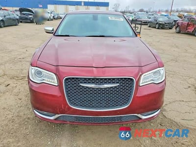 Piąte zdjęcie samochodu w środku: 2016 CHRYSLER 300 LIMITED VIN:2C3CCARG8GH136039 - miniatura