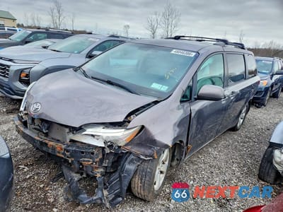 2015 TOYOTA SIENNA LE 8-PASSENGER 5TDKK3DC2FS687917 - główne zdjęcie licytacji z USA - miniatura