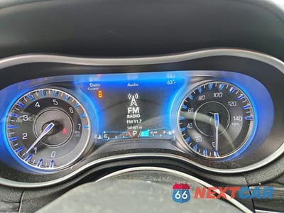 Zdjęcie 9 z 13 samochodu: 2016 CHRYSLER 300 LIMITED VIN:2C3CCARG3GH182524 - miniatura