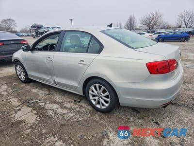 Drugie zdjęcie samochodu z przodu: 2011 VOLKSWAGEN JETTA SE VIN:3VWDX7AJ8BM330107 - miniatura