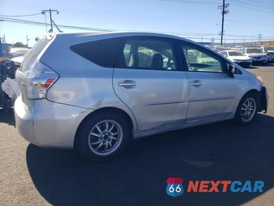 Trzecie zdjęcie samochodu z tyłu: 2014 TOYOTA PRIUS V TWO VIN:JTDZN3EU4E3294997 - miniatura