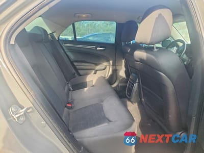 Zdjęcie 10 z 11 samochodu: 2019 CHRYSLER 300 TOURING VIN:2C3CCAAG8KH569610 - miniatura