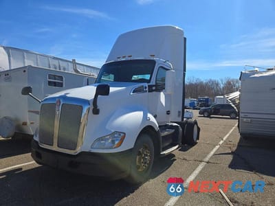 Drugie zdjęcie samochodu z przodu: 2016 KENWORTH T680 SEMI TRUCK VIN:1XKYA48X1GJ496573 - miniatura