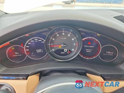 Zdjęcie 9 z 13 samochodu: 2022 PORSCHE CAYENNE VIN:WP1AA2AY6NDA06210 - miniatura