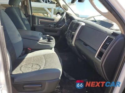 Zdjęcie 7 z 12 samochodu: 2019 RAM 1500 CLASSIC SLT VIN:1C6RR7LG5KS595912 - miniatura