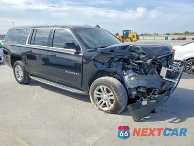 Czwarte zdjęcie samochodu z boku: 2019 CHEVROLET SUBURBAN K1500 LT VIN:1GNSKHKC2KR336683 - miniatura