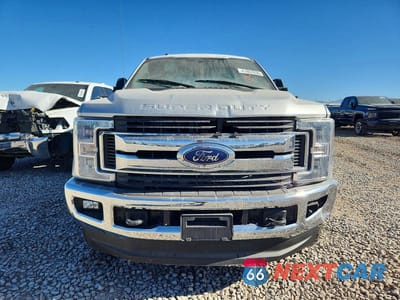 Piąte zdjęcie samochodu w środku: 2018 FORD F250 SUPER DUTY VIN:1FT7W2B64JEC30512 - miniatura
