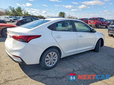 Trzecie zdjęcie samochodu z tyłu: 2021 HYUNDAI ACCENT SE VIN:3KPC24A63ME150408 - miniatura