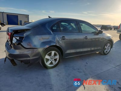 Trzecie zdjęcie samochodu z tyłu: 2015 VOLKSWAGEN JETTA TDI VIN:3VWLA7AJ1FM421089 - miniatura