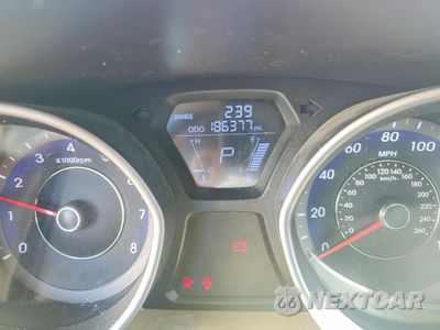Zdjęcie 9 z 14 samochodu: 2013 HYUNDAI ELANTRA LIMITED VIN:KMHDH4AE4DU614037 - miniatura