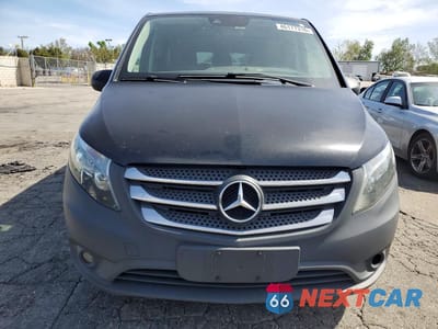 Piąte zdjęcie samochodu w środku: 2019 MERCEDES BENZ METRIS VIN:WD4PG2EE9K3575294 - miniatura