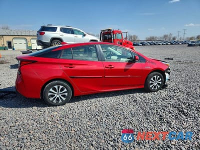 Trzecie zdjęcie samochodu z tyłu: 2019 TOYOTA PRIUS XLE AWD-E VIN:JTDL9RFU6K3011104 - miniatura