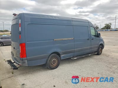 Trzecie zdjęcie samochodu z tyłu: 2019 MERCEDES-BENZ SPRINTER 2500 VIN:WD4PF1CD4KP146337 - miniatura