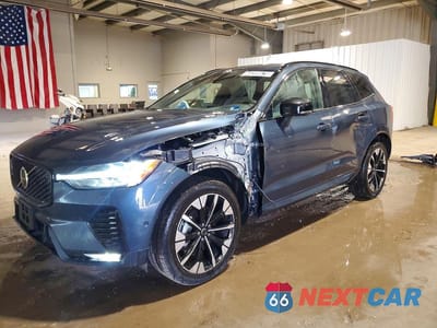 2026 VOLVO XC60 PLUS YV4M12RCXT1415247 - główne zdjęcie licytacji z USA - miniatura