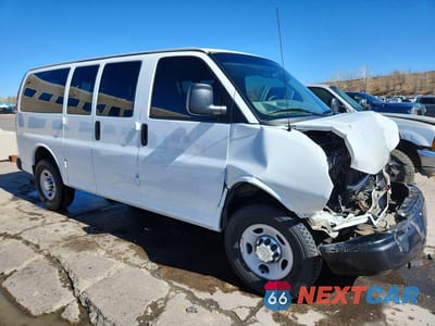 Czwarte zdjęcie samochodu z boku: 2014 CHEVROLET EXPRESS G3500 LS VIN:1GAZGXFG3E1210246 - miniatura