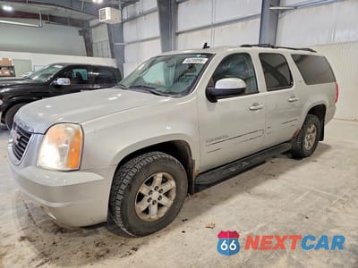 2010 GMC YUKON XL K1500 SLT 1GKUKKE39AR124862 - główne zdjęcie licytacji z USA - miniatura
