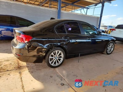 Trzecie zdjęcie samochodu z tyłu: 2016 BMW 320 I VIN:WBA8E1G50GNT34678 - miniatura