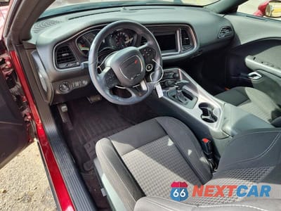 Zdjęcie 8 z 11 samochodu: 2018 DODGE CHALLENGER SXT VIN:2C3CDZAG8JH333050 - miniatura