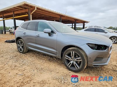Czwarte zdjęcie samochodu z boku: 2018 VOLVO XC60 T5 MOMENTUM VIN:YV4102RKXJ1062759 - miniatura