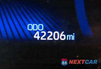 Zdjęcie 8 z 10 samochodu: 2021 TOYOTA COROLLA HATCHBACK XSE VIN:JTNA4MBE3M3129813 - miniatura