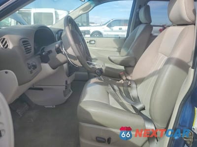 Zdjęcie 7 z 13 samochodu: 2005 CHRYSLER TOWN & COUNTRY TOURING VIN:2C4GP54L05R292211 - miniatura