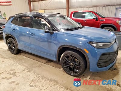 Czwarte zdjęcie samochodu z boku: 2025 VOLKSWAGEN TIGUAN SE R-LINE BLACK VIN:3VVGR7RM6SM040314 - miniatura