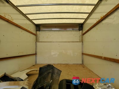 Zdjęcie 10 z 13 samochodu: 2023 FORD E350 BOX TRUCK VIN:1FDWE3FN2PDD03442 - miniatura