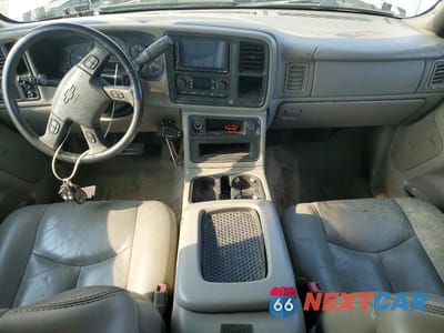 Zdjęcie 8 z 13 samochodu: 2006 CHEVROLET SILVERADO C3500 VIN:1GCJC33D16F152239 - miniatura