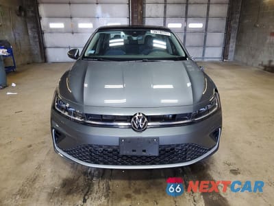 Piąte zdjęcie samochodu w środku: 2025 VOLKSWAGEN JETTA SE VIN:3VW7X7BU3SM052321 - miniatura