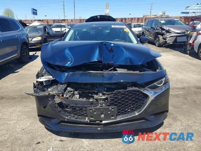 Piąte zdjęcie samochodu w środku: 2019 MAZDA 3 PREMIUM VIN:3MZBPAEM9KM100651 - miniatura