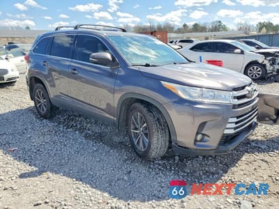 Czwarte zdjęcie samochodu z boku: 2019 TOYOTA HIGHLANDER XLE VIN:5TDJZRFH6KS715022 - miniatura
