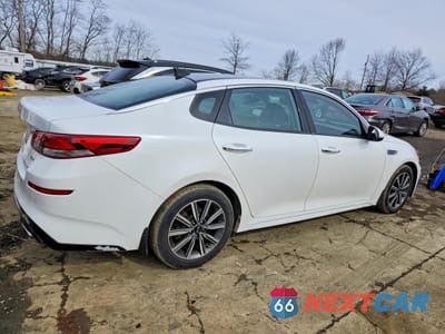 Trzecie zdjęcie samochodu z tyłu: 2019 KIA OPTIMA EX VIN:5XXGU4L1XKG337470 - miniatura