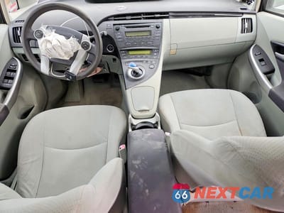 Zdjęcie 8 z 13 samochodu: 2011 TOYOTA PRIUS TWO VIN:JTDKN3DU2B0283870 - miniatura