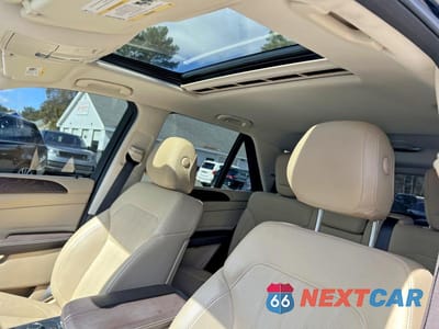 Zdjęcie 9 z 10 samochodu: 2019 MERCEDES-BENZ GLE 400 4MATIC VIN:4JGDA5GB2KB216213 - miniatura