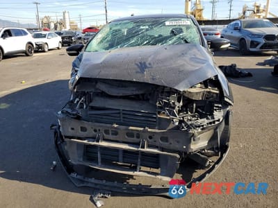 Piąte zdjęcie samochodu w środku: 2017 FORD FOCUS SE VIN:1FADP3K21HL231549 - miniatura